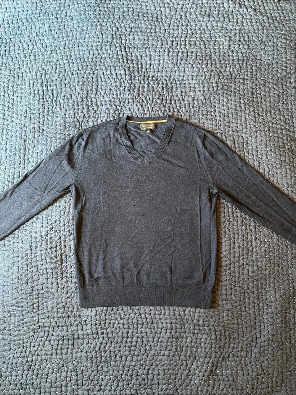 Banana Republic Men's V-Neck Sweater - Dark Blue